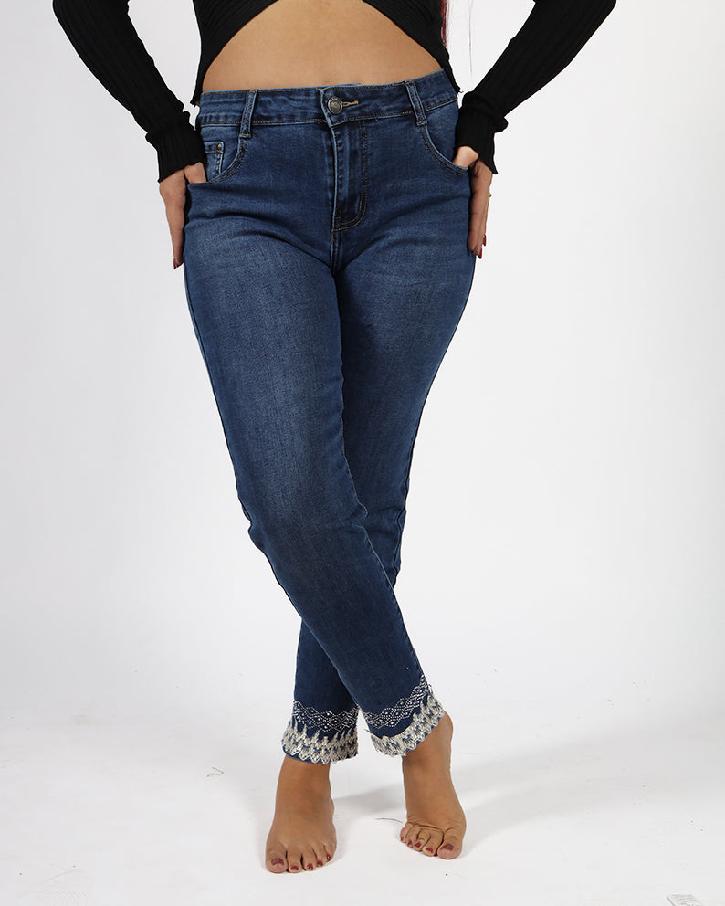 JEANS STRETTO CON MERLETTI
