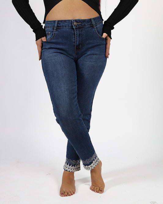 JEANS STRETTO CON MERLETTI