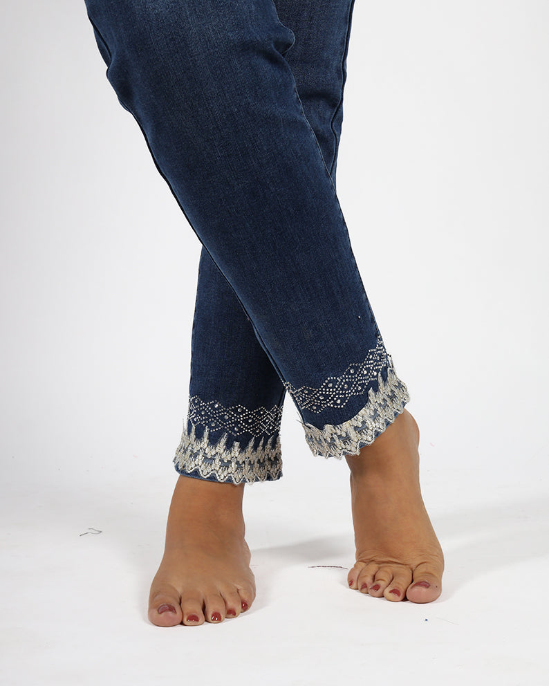 JEANS STRETTO CON MERLETTI