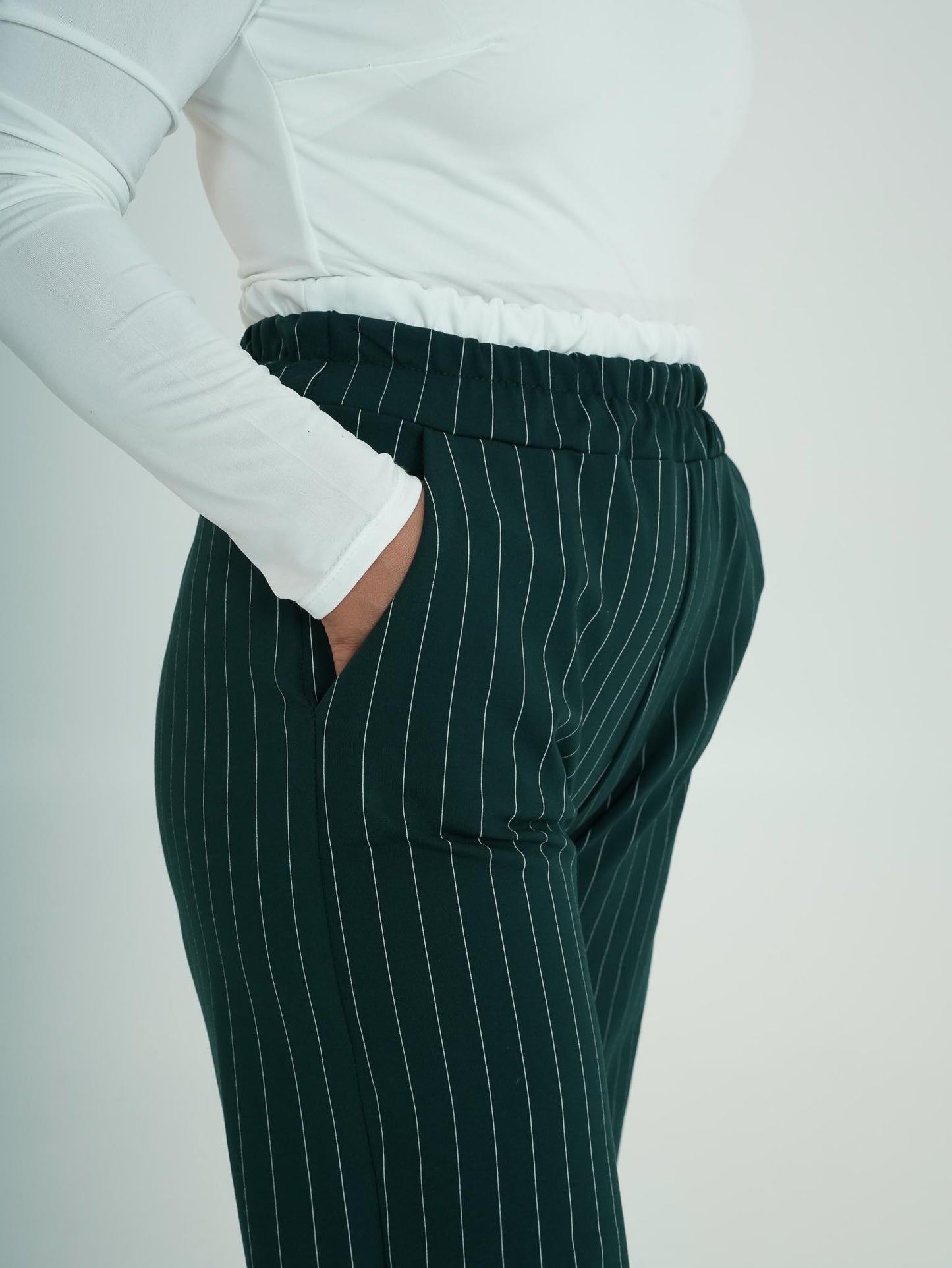 Pantaloni classici con elastico bianco