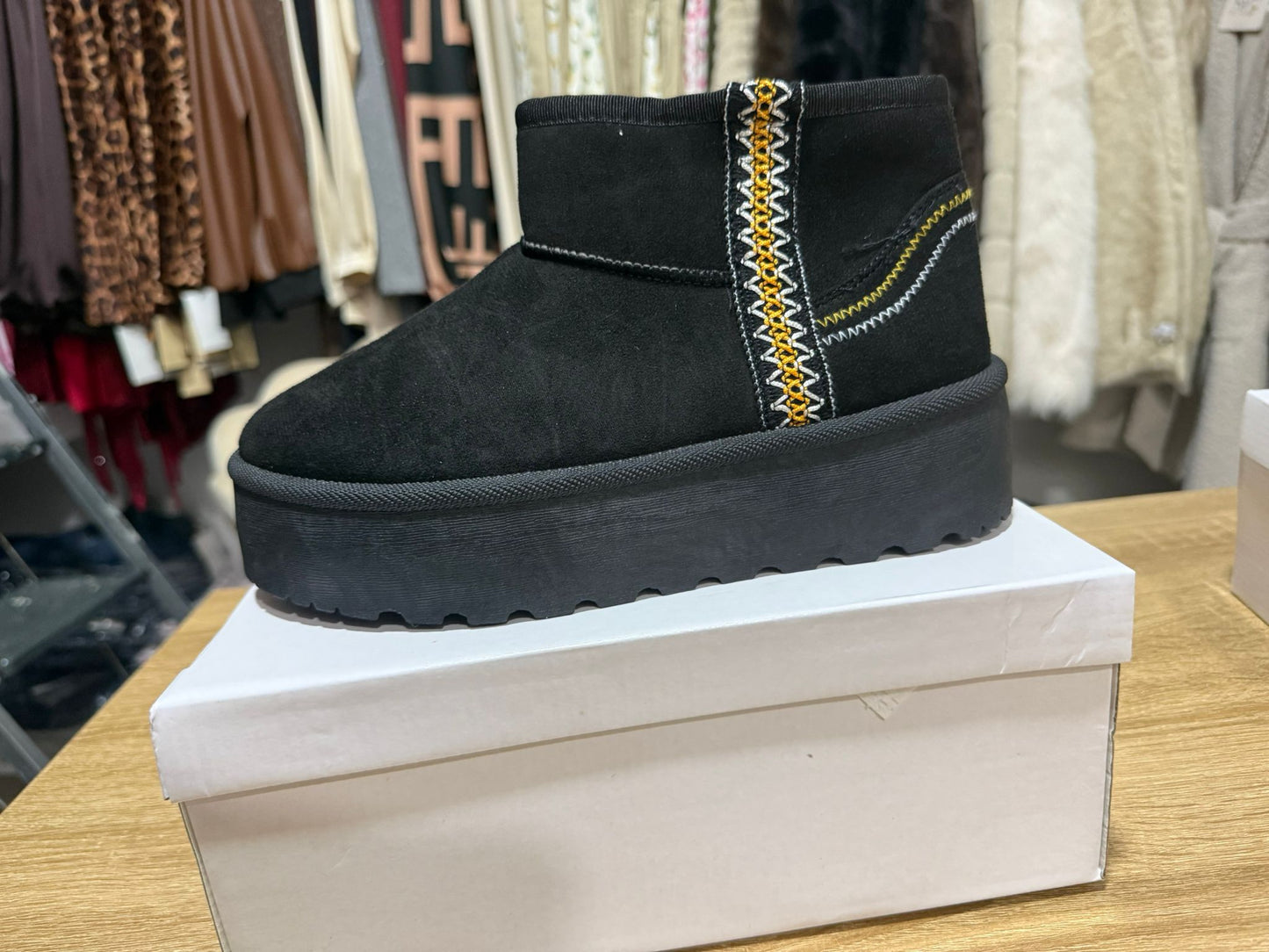 STIVALI MOD UGG