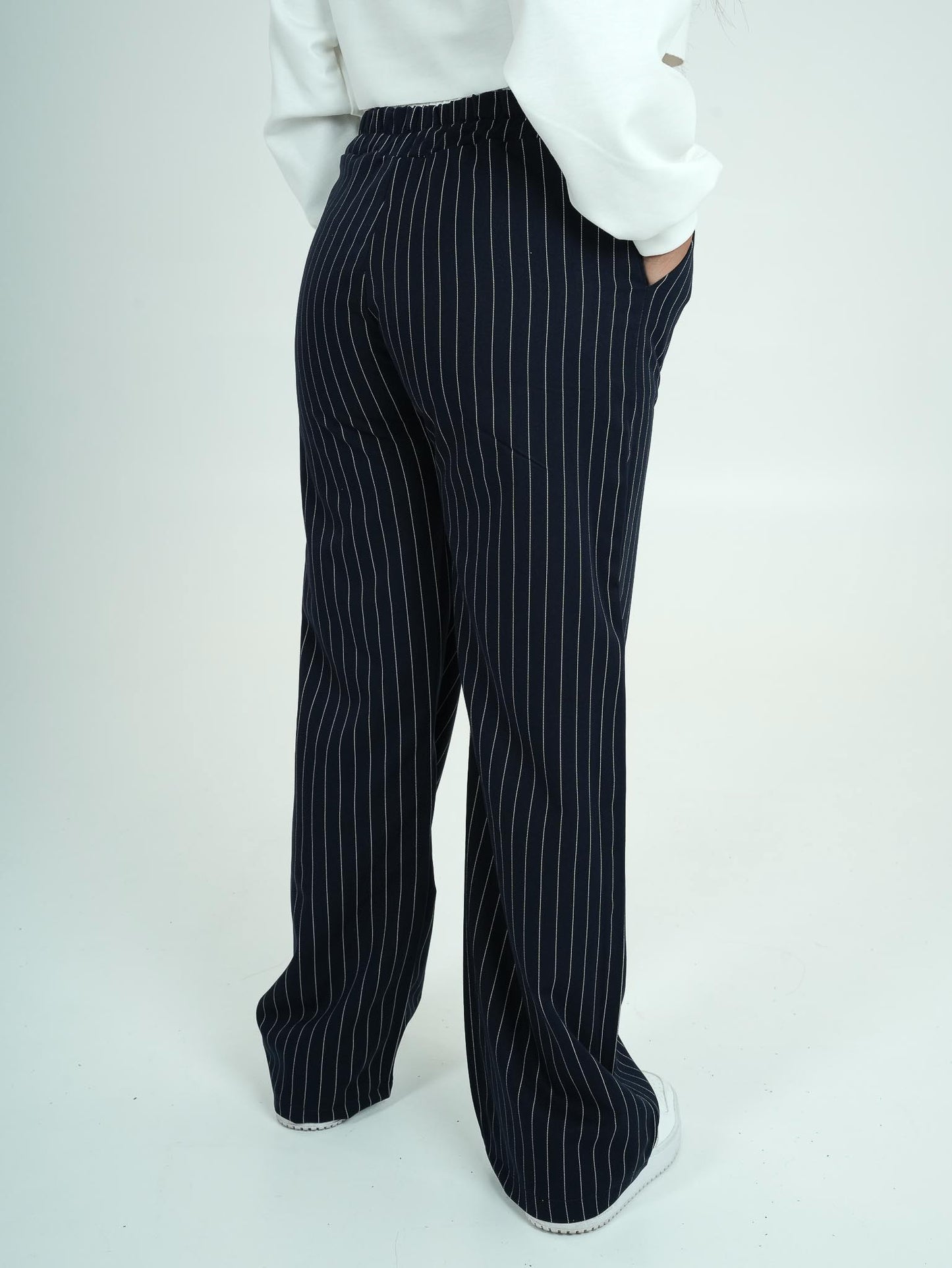 Pantaloni classici con elastico bianco